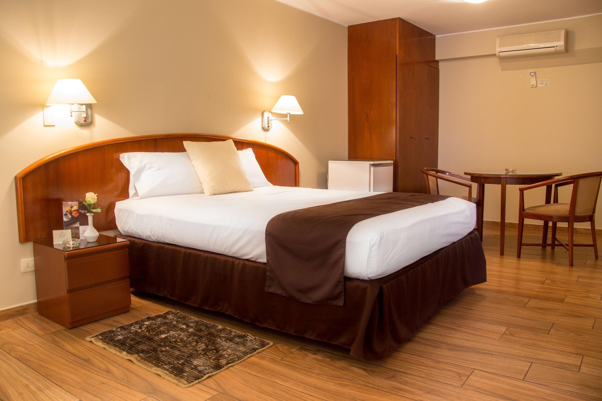 Hotel Park Suites Lima Exterior photo