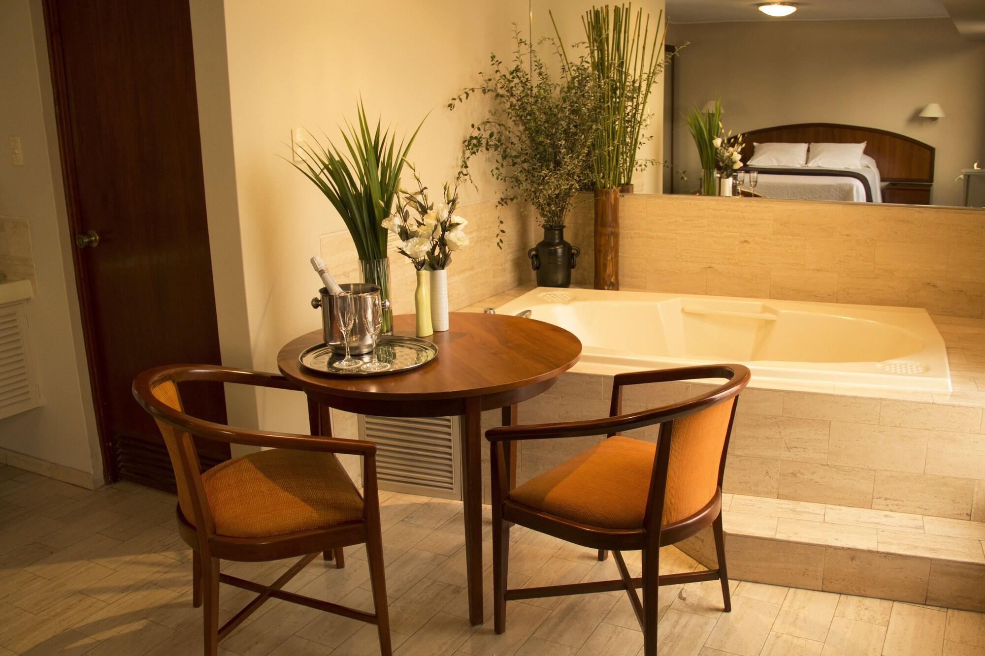 Hotel Park Suites Lima Exterior photo