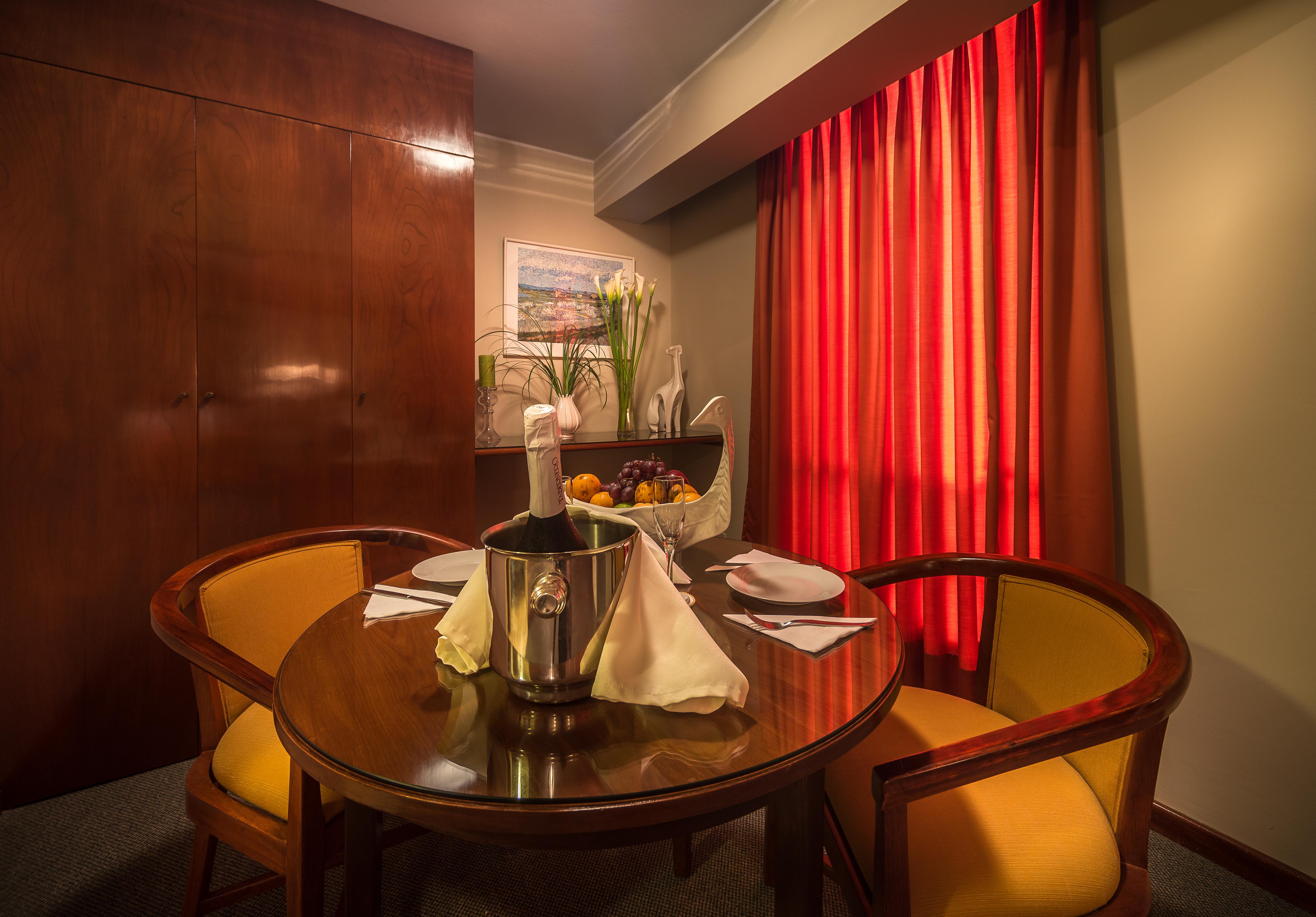 Hotel Park Suites Lima Exterior photo