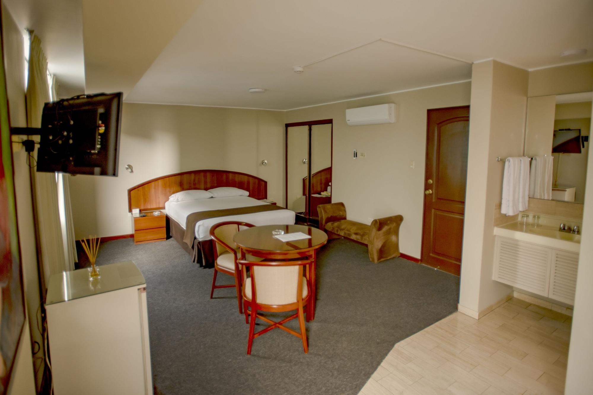 Hotel Park Suites Lima Exterior photo