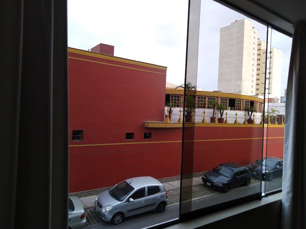 Hotel Park Suites Lima Exterior photo