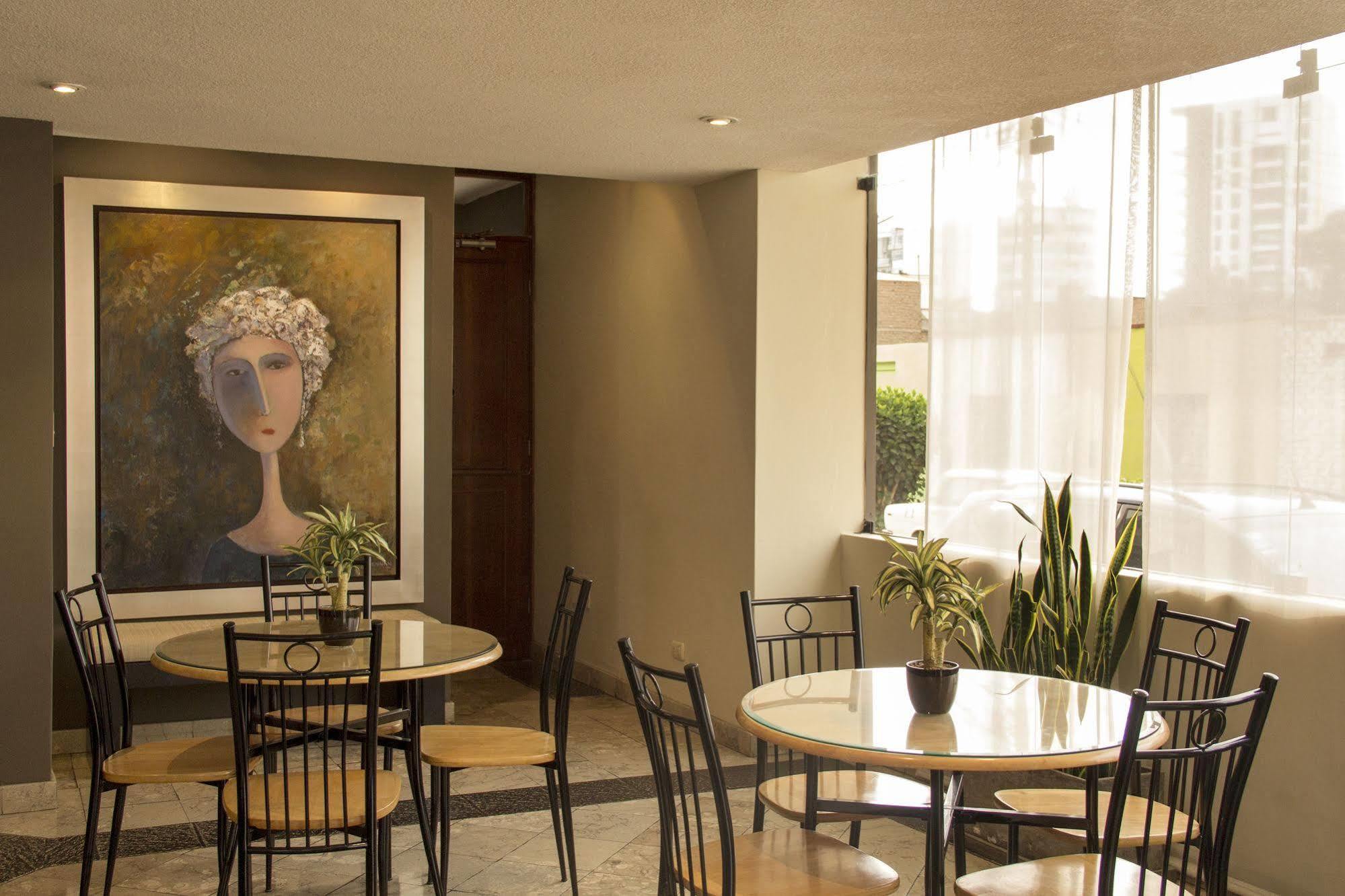 Hotel Park Suites Lima Exterior photo